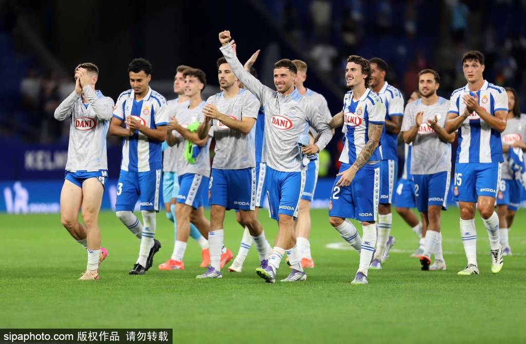 从曼城弃将到西甲新星：他如何用努力赢得全场掌声？